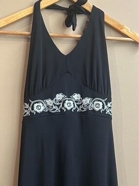 Vintage Y2K 90’s/00’s made in USA “Studio Y” embroidered B & W dress. Size M.